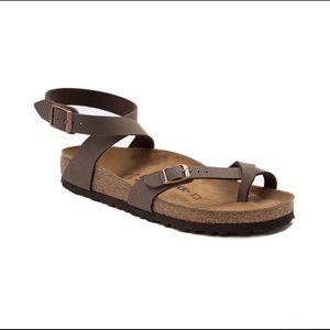 Women’s size 10 Birkenstock mocha in style Yara